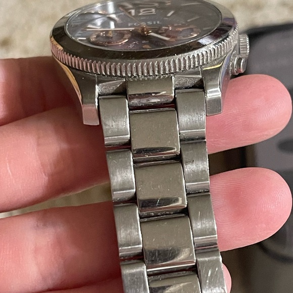 Womens watch - Picture 4 of 11